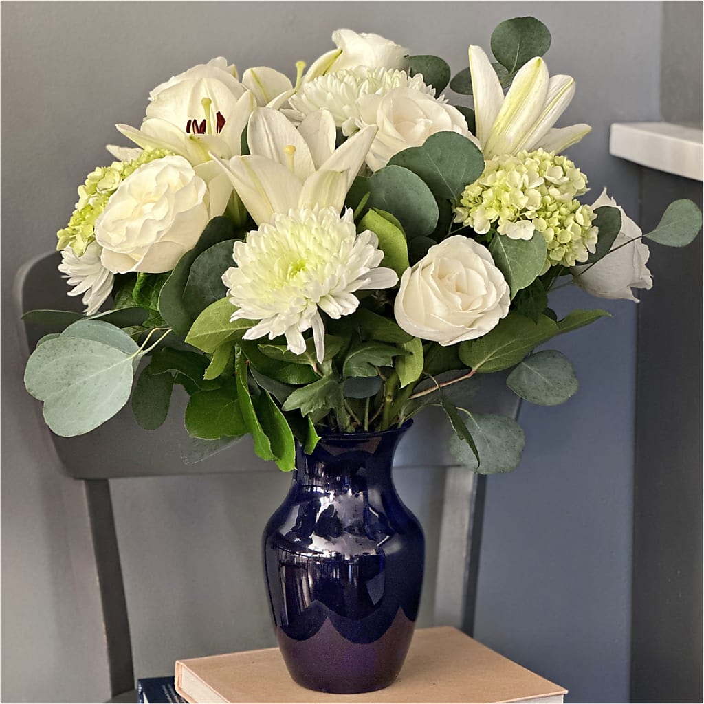 Snowy Dreams Bouquet –  Babes Floral Design Llc, Old Fort NC