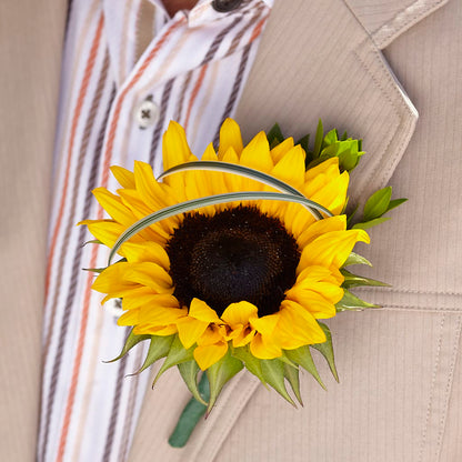 Free Spirit Boutonniere –  Babes Floral Design Llc, Old Fort NC